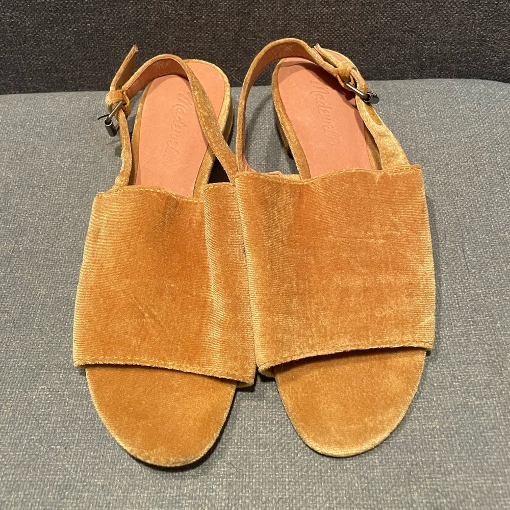 Madewell The Noelle Slingback Sandal in Velvet